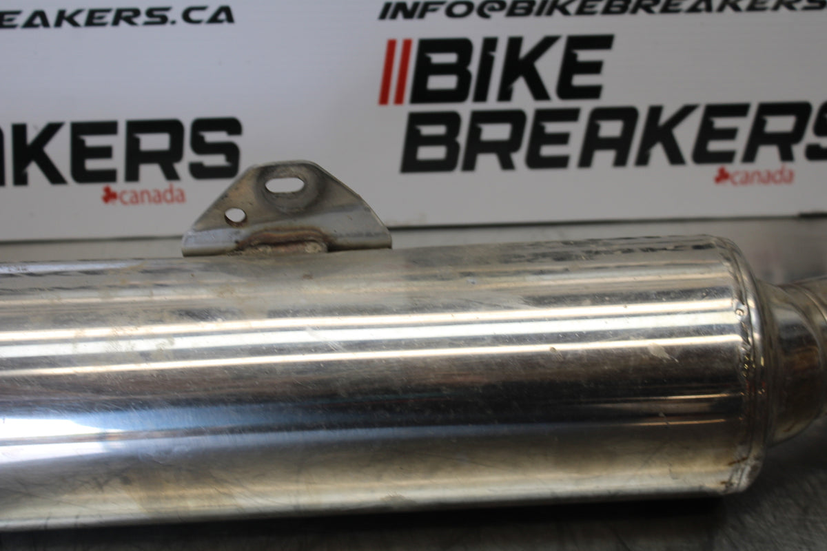 98-05 HONDA SUPER HAWK 1000 VTR1000F RIGHT EXHAUST MUFFLER SLIP ON CAN  BB152