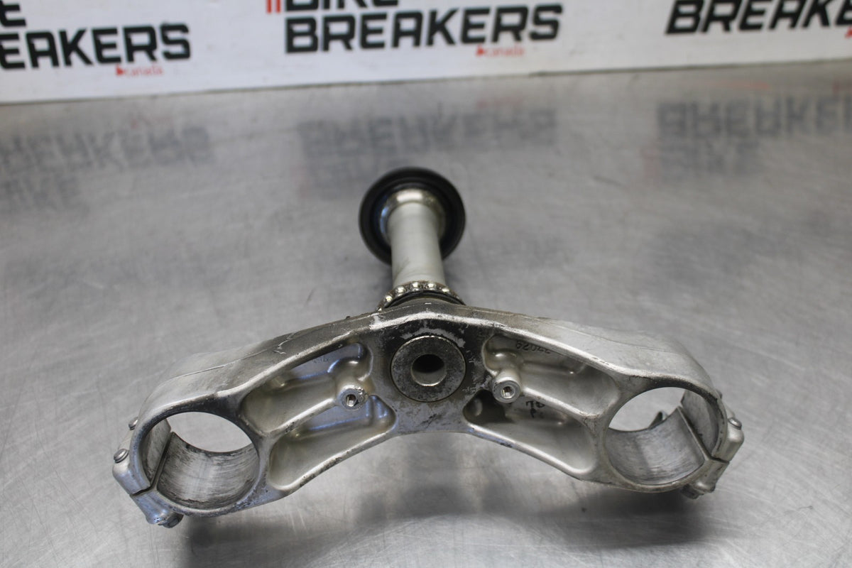 08-09 KAWASAKI NINJA ZX14R FRONT FORKS CLAMP LOWER TRIPLE TREE STEM BB932