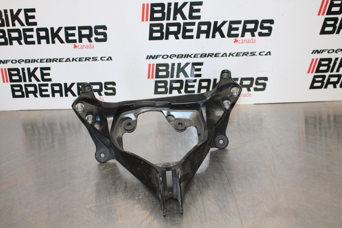 06-07 SUZUKI GSXR 600 UPPER FAIRING MIRROR GAUGES STAY BRACKET BB170