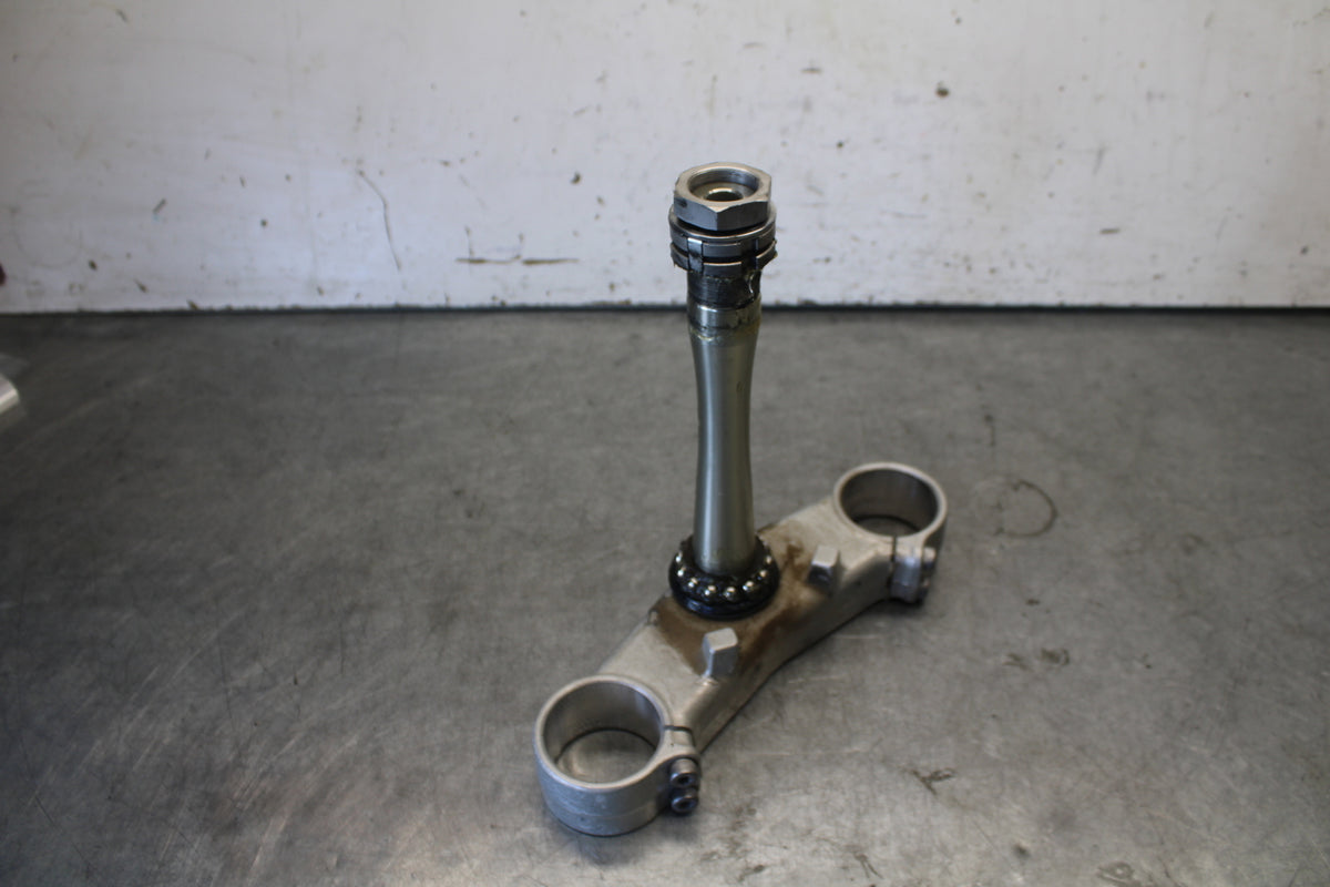 07-08 YAMAHA YZF R1 FRONT FORKS CLAMP LOWER TRIPLE TREE STEM BB675