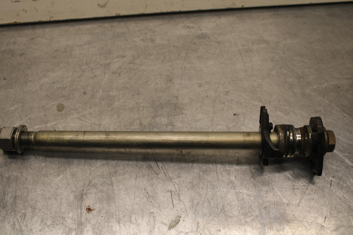 12-17 KAWASAKI ER-6N Z650 REAR AXLE BACK WHEEL RIM PIVOT BOLT AXEL BB607