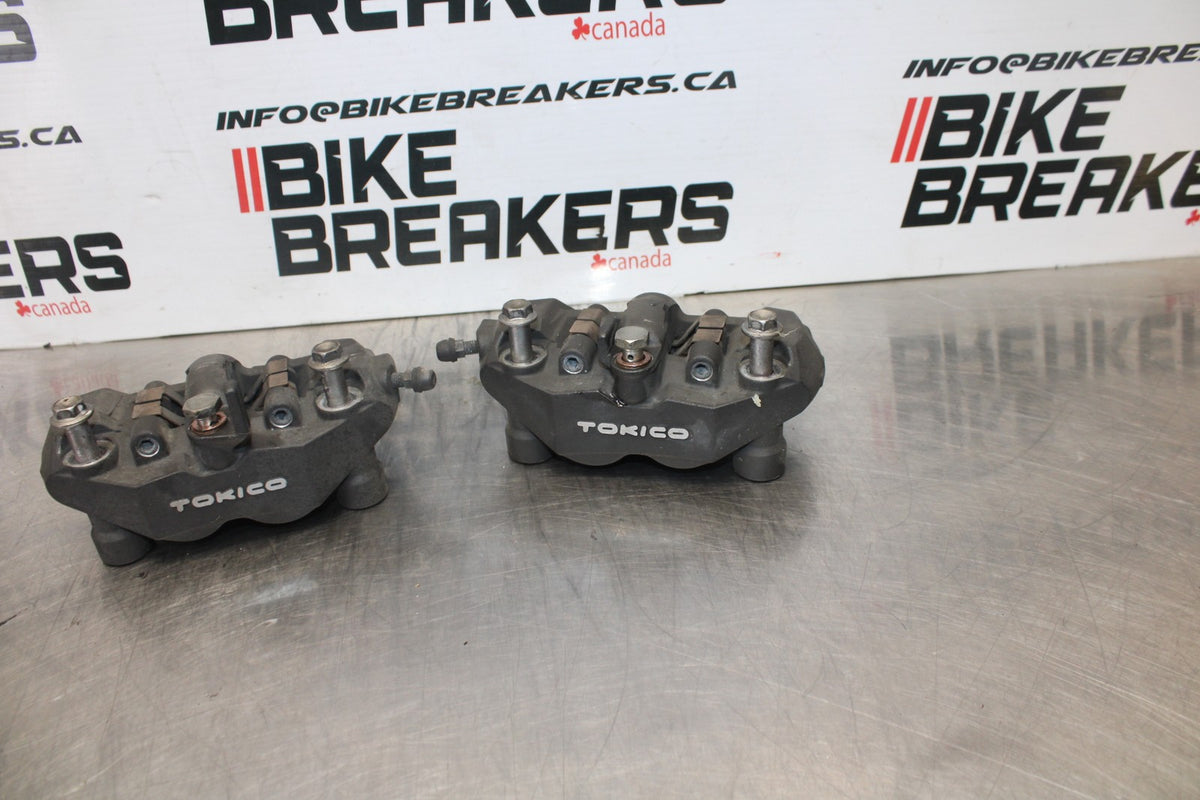 07 SUZUKI GSXR1000 RIGHT LEFT FRONT BRAKE CALIPER SET PAIR CALIPERS BB770