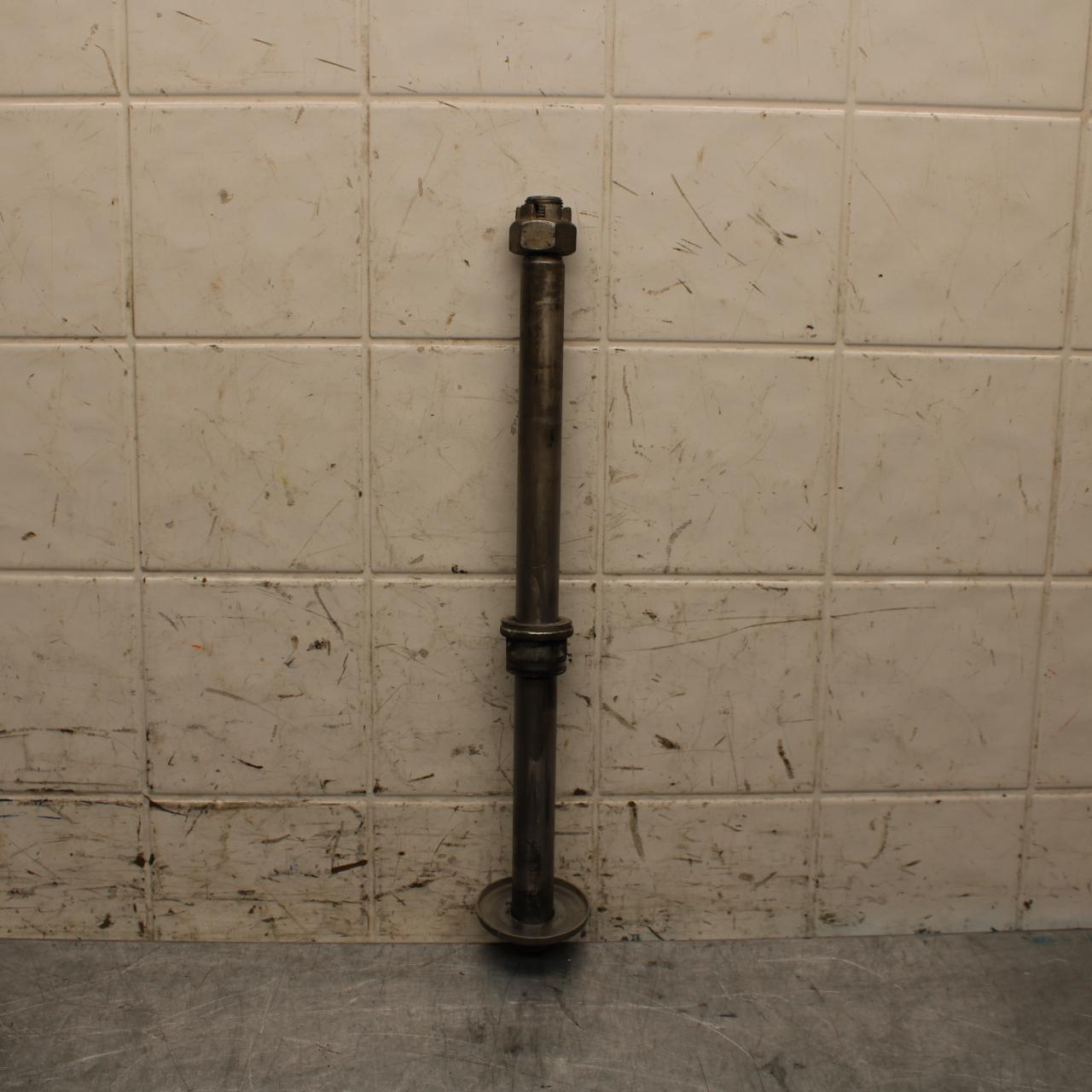 2005 Kawasaki Vulcan 1600 VN1600D Nomad REAR AXLE BACK WHEEL BOLT AXEL BB556