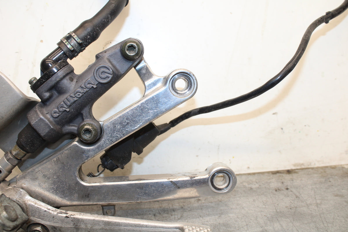 00-01 YAMAHA YZF R1 RIGHT REARSET REAR SET DRIVER FOOT PEG REST STOP BB755