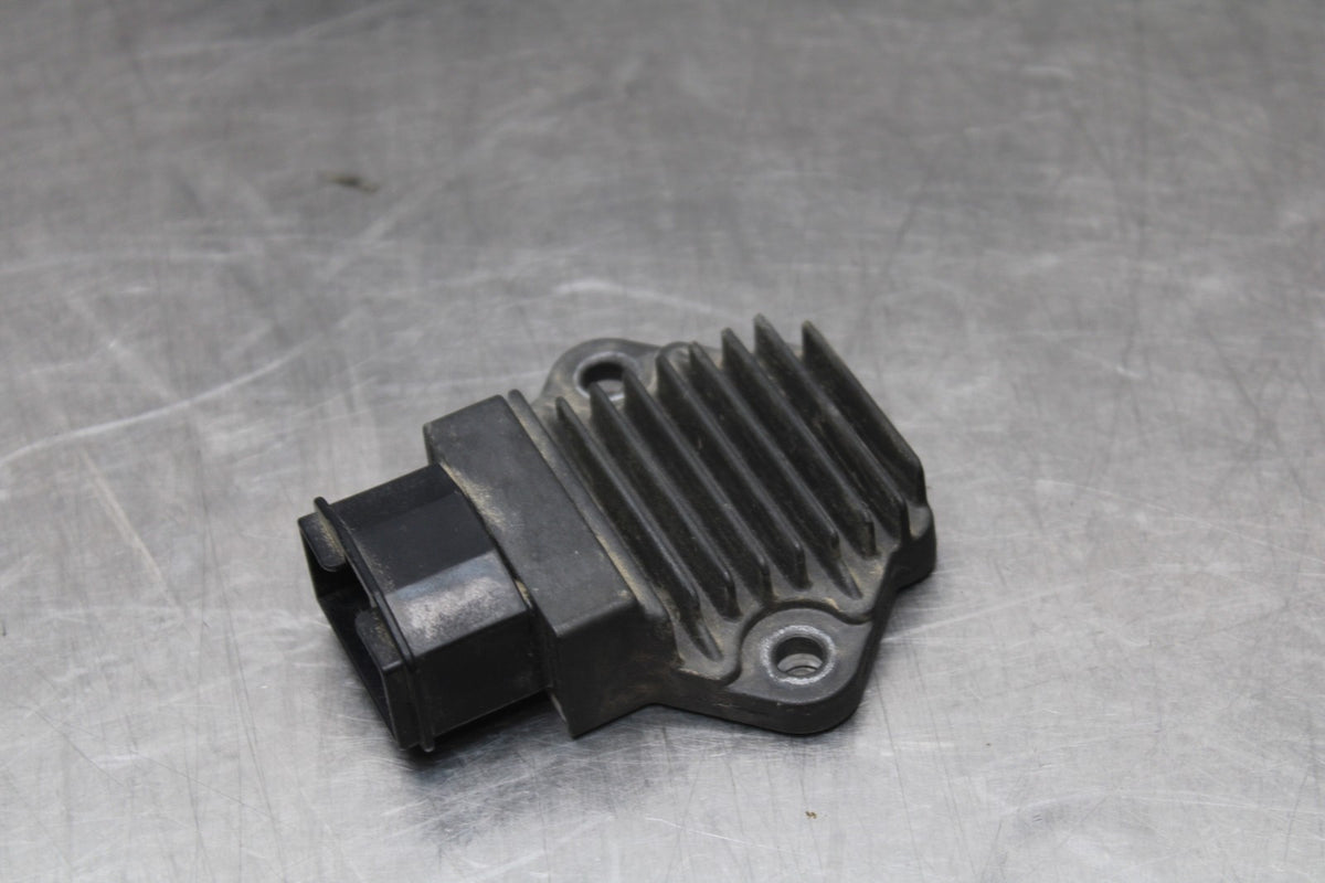 98-05 HONDA SUPER HAWK 1000 VTR1000F RECTIFIER VOLTAGE REGULATOR BB821