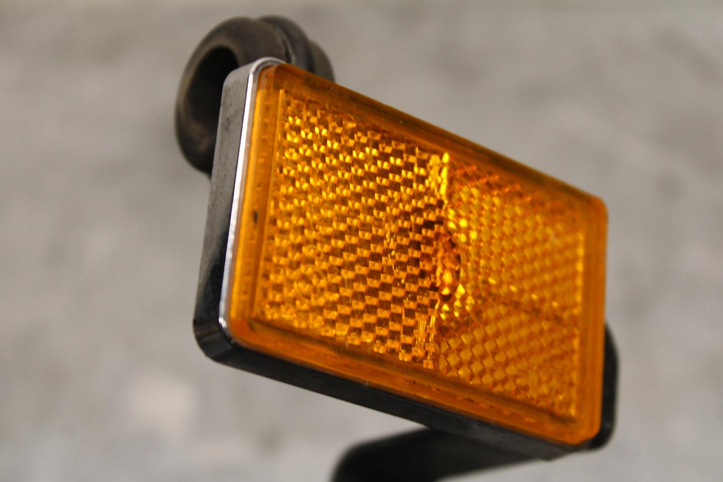 2005 Kawasaki Vulcan 1600 VN1600D Nomad REFLECTOR GARNISH MARKER BB556