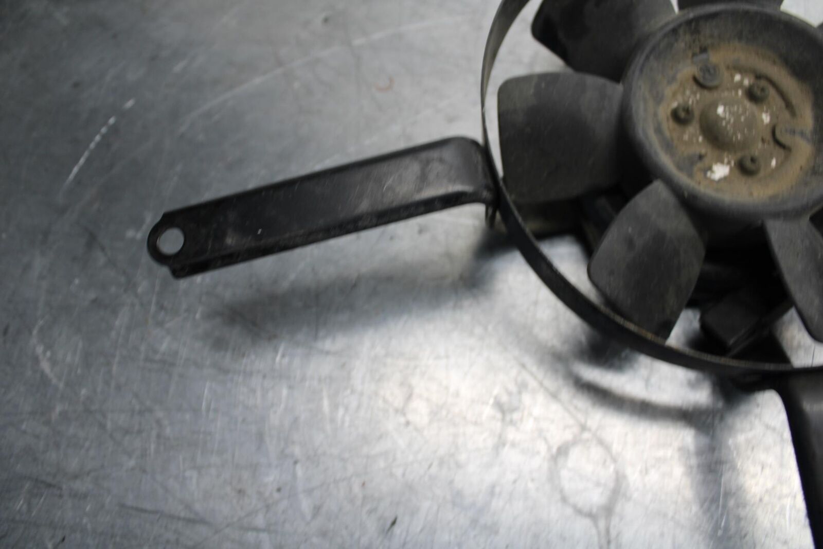 89-90 YAMAHA FZR600 ENGINE RADIATOR COOLING FAN BB76