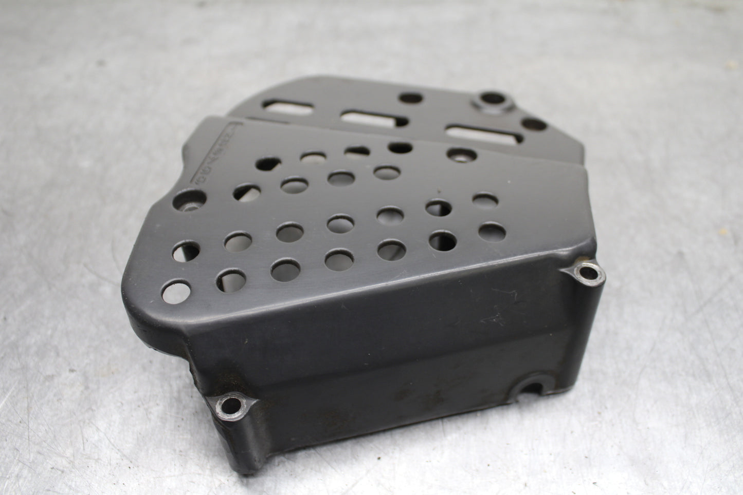 91-92 SUZUKI GSXR750 M  ENGINE SPROCKET COVER BB125