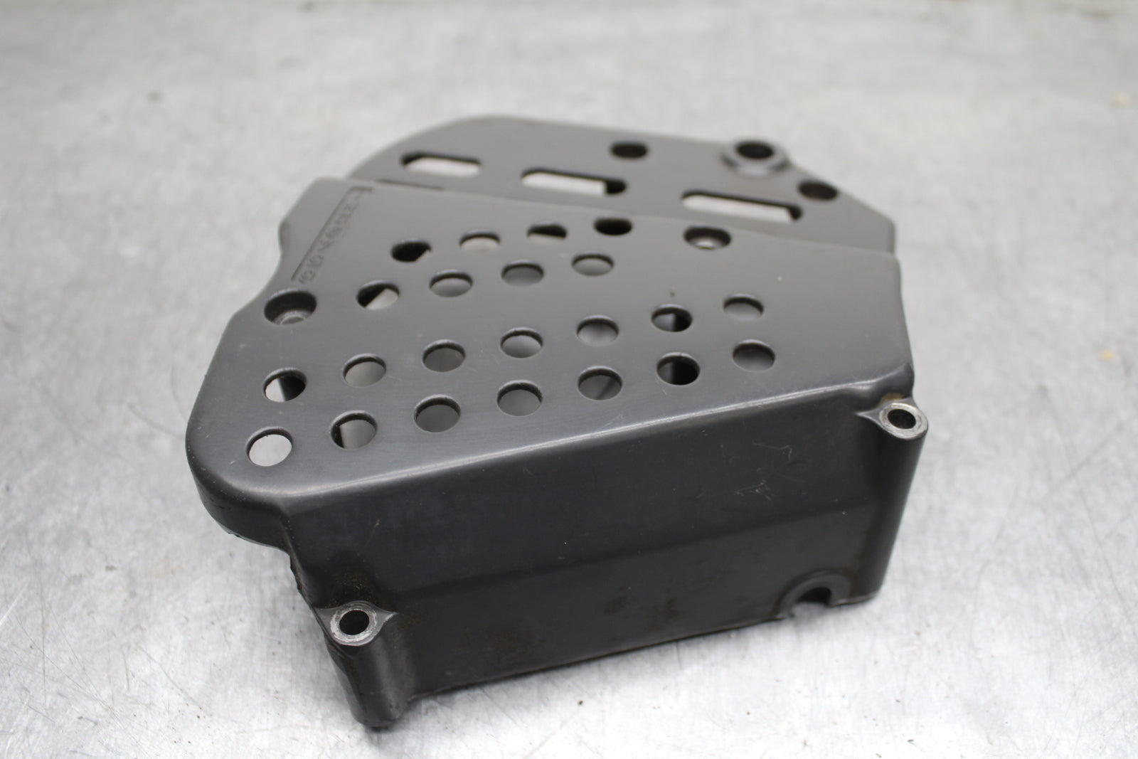 91-92 SUZUKI GSXR750 M  ENGINE SPROCKET COVER BB125