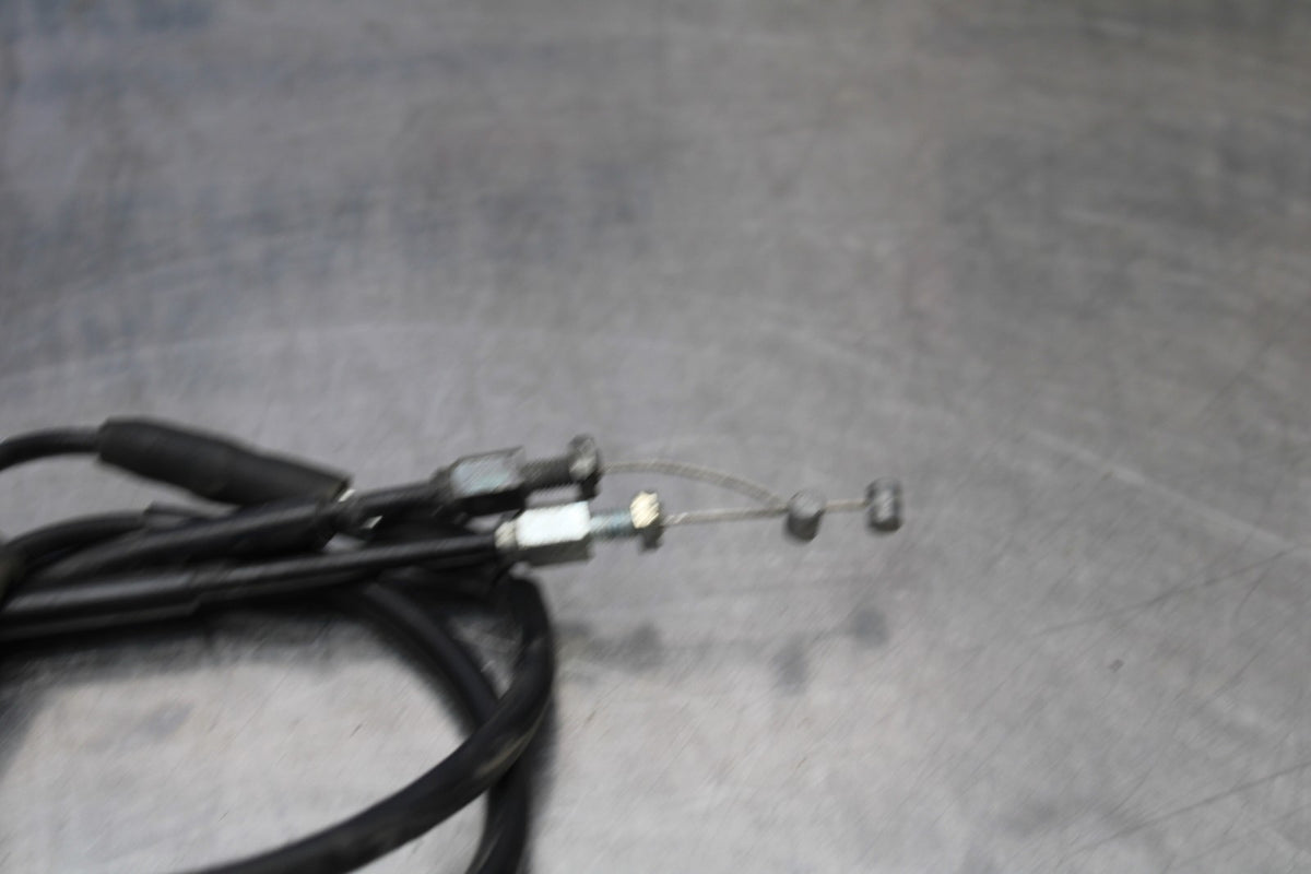 04-05 YAMAHA YZF R1 THROTTLE CABLES LINES BB173