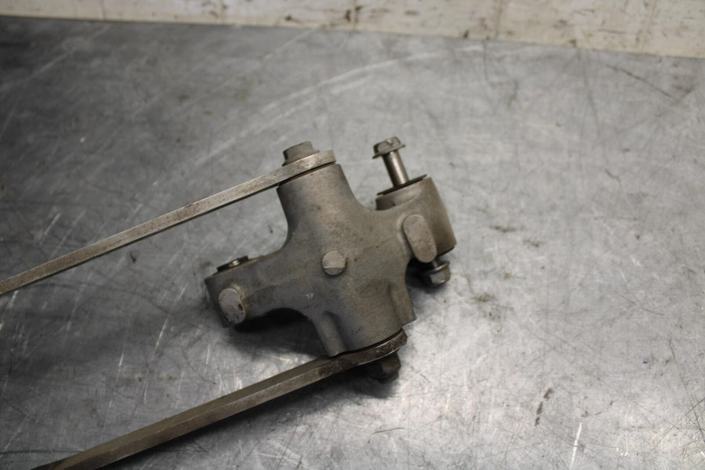 2008 Kawasaki Ninja ZX10R  REAR DOGBONE SHOCK LINKAGE LINK 39007-0006 BB524