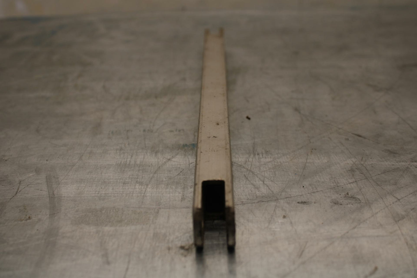 85 YAMAHA RZ500 REAR BACK BRAKE TORQUE ROD SHAFT BAR BB27 A