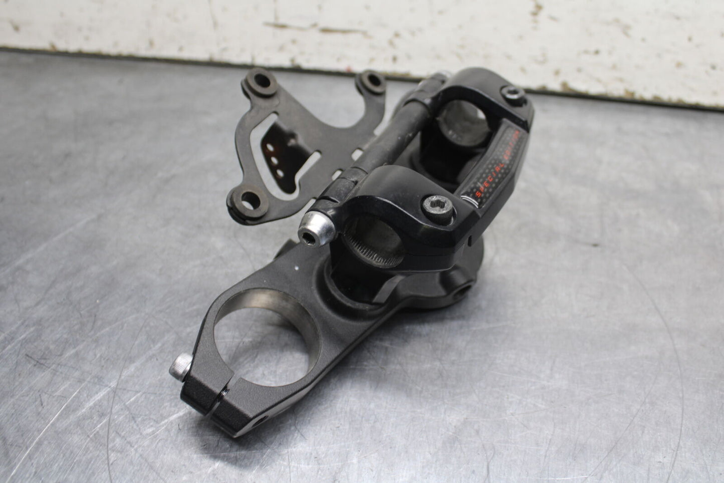 12-13 KAWASAKI Z1000 FORKS UPPER TRIPLE TREE CLAMP BB743