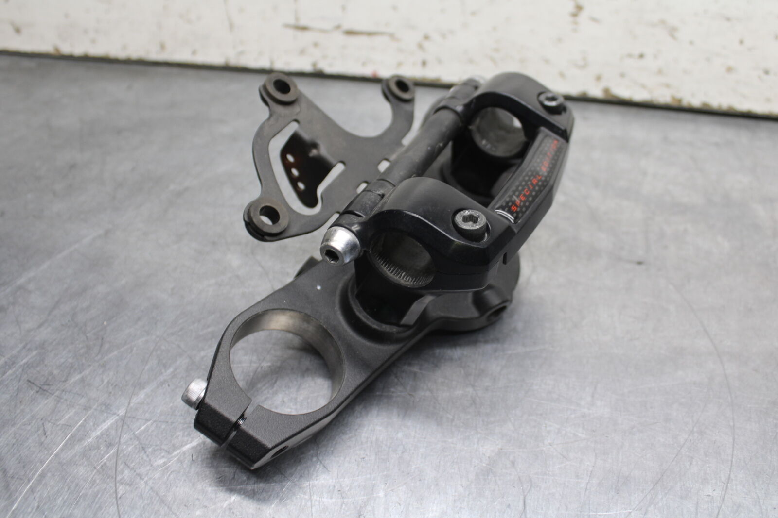 12-13 KAWASAKI Z1000 FORKS UPPER TRIPLE TREE CLAMP BB743