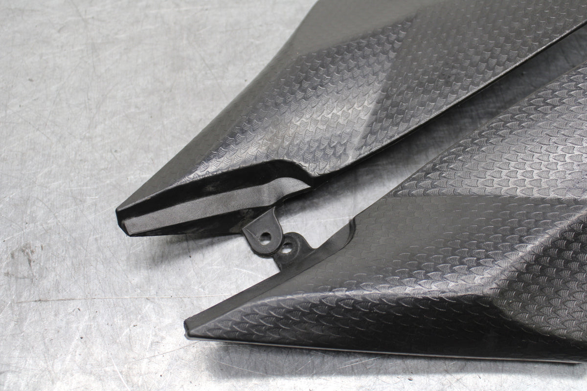 06 YAMAHA YZF R6 AFTERMARKET RIGHT LEFT FUEL TANK PANELS COVERS TRIM SET  BB716