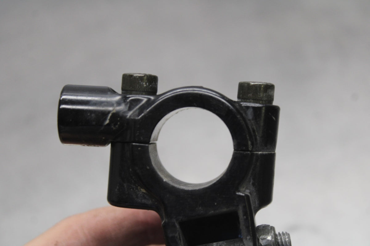 05-08 TRIUMPH SPEED TRIPLE 1050 CLUTCH LEVER PERCH MOUNT BRACKET BB933