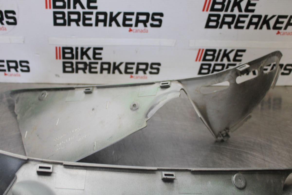 00-05 KAWASAKI NINJA ZX12R LOWER FRONT UPPER INNER HEADLIGHT COWL FAIRING  BB892