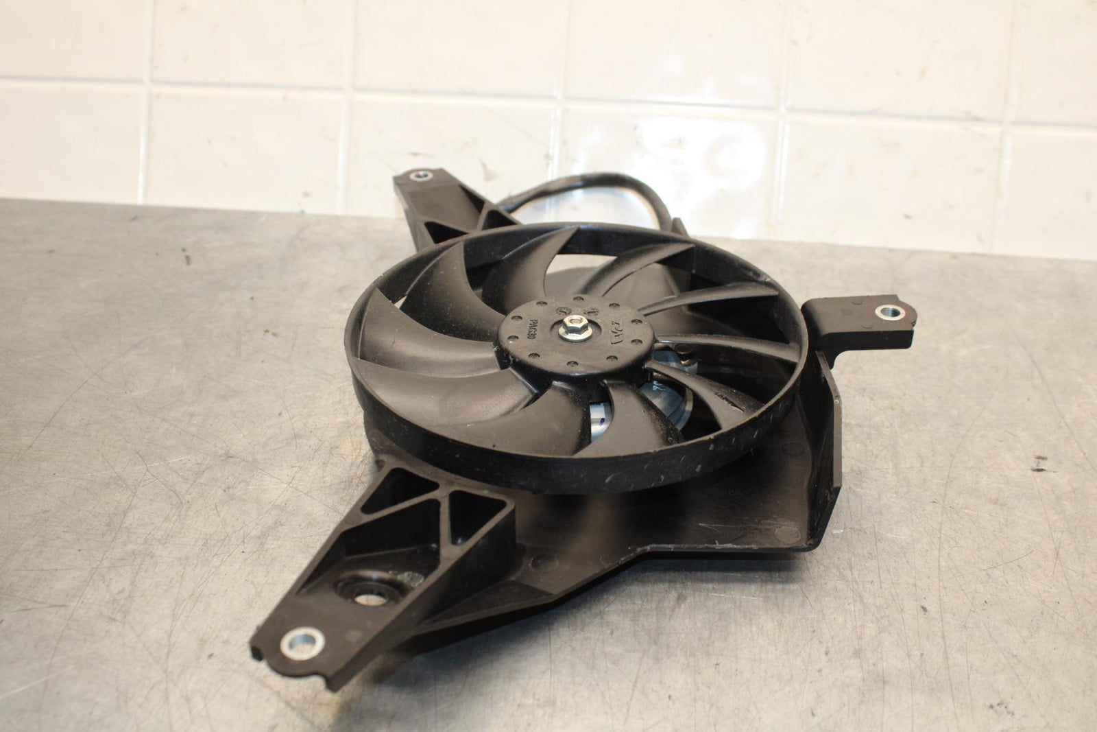22-23 YAMAHA YZF R7 ENGINE RADIATOR COOLING FAN BB583