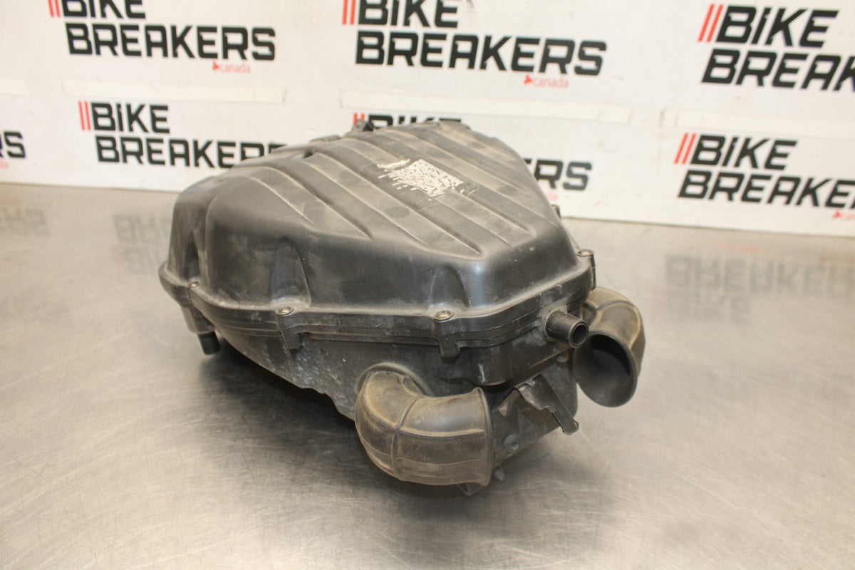 05-08 TRIUMPH SPEED TRIPLE 1050 AIRBOX AIR INTAKE FILTER BOX BB933