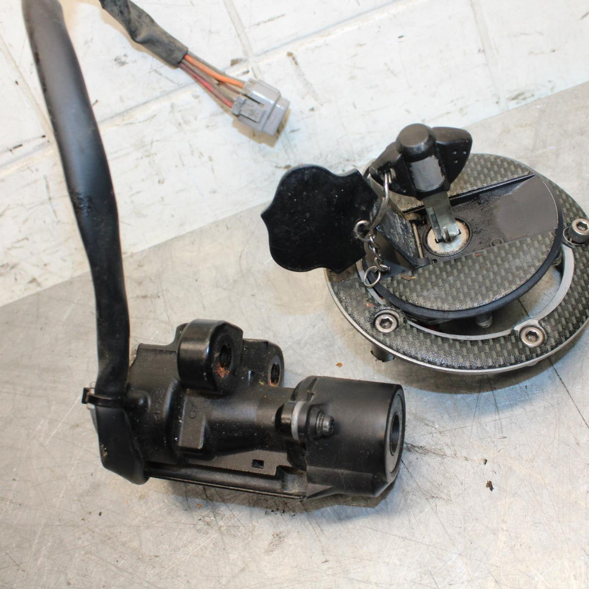 2008 Suzuki GSXR1000 IGNITION LOCK KEY SET W/ GAS CAP  BB519