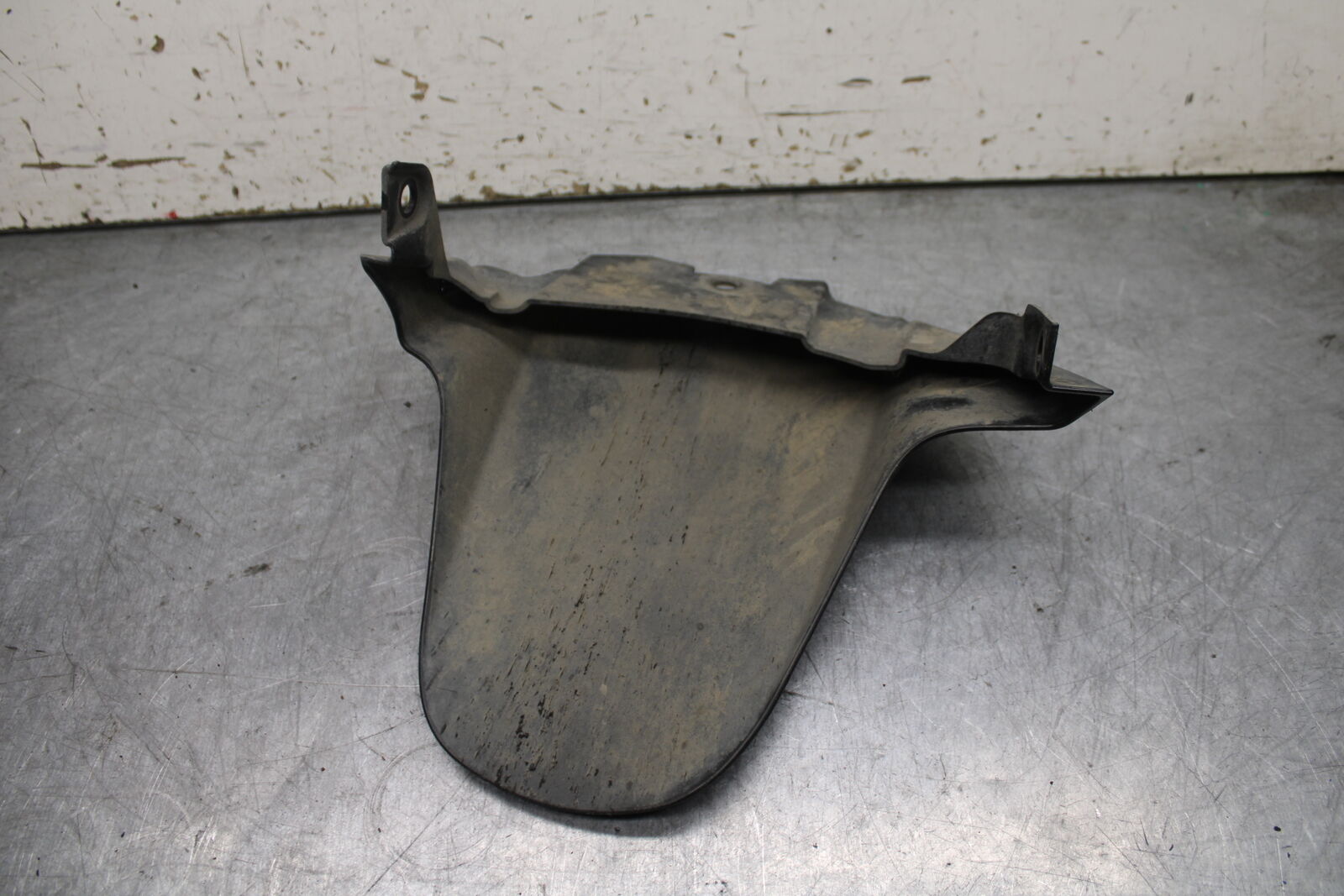 08-09 SUZUKI GSXR600 REAR BACK WHEEL TIRE HUGGER FENDER BB728