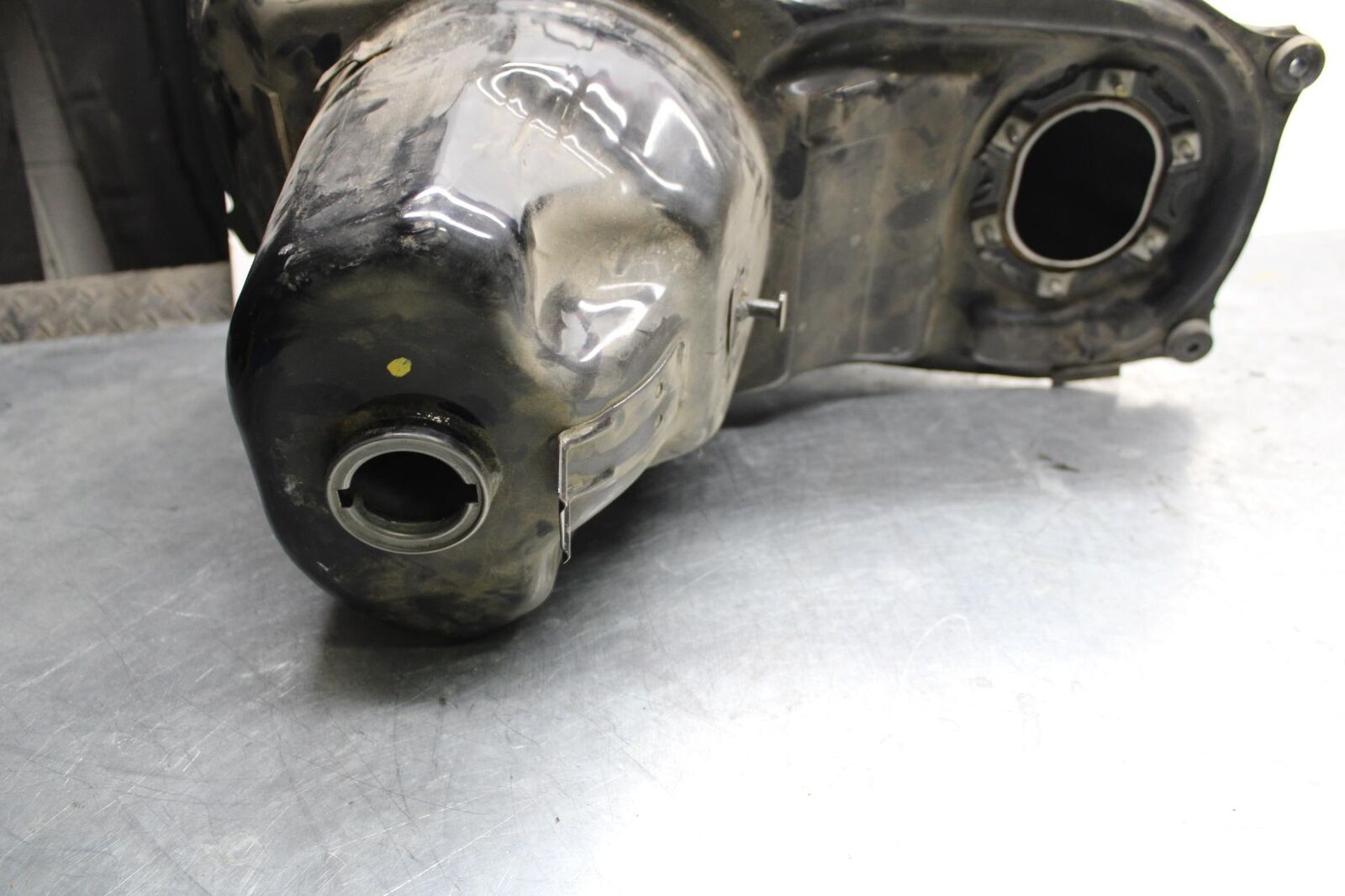 2001 Honda ST1100 GAS TANK FUEL CELL PETROL RESERVOIR BB77