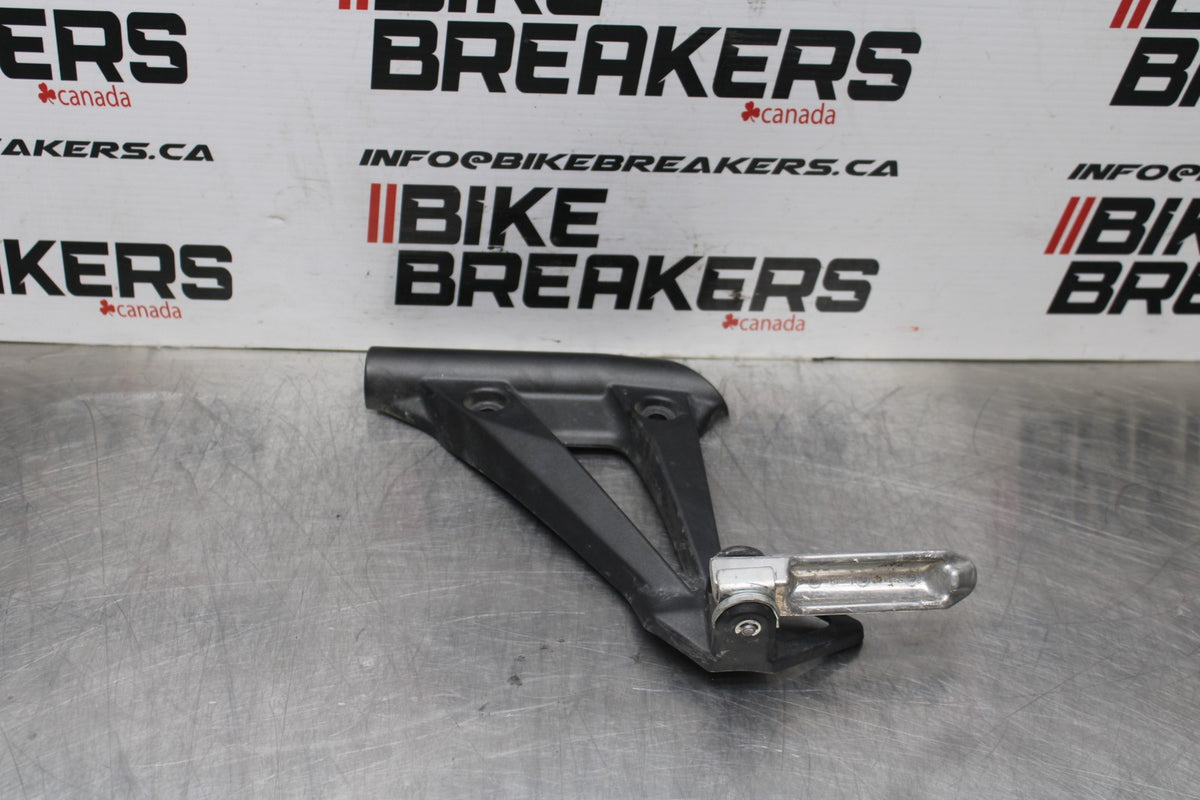 08-12 KAWASAKI NINJA 250R EX250J LEFT REAR BACK PASSENGER PEG BB784