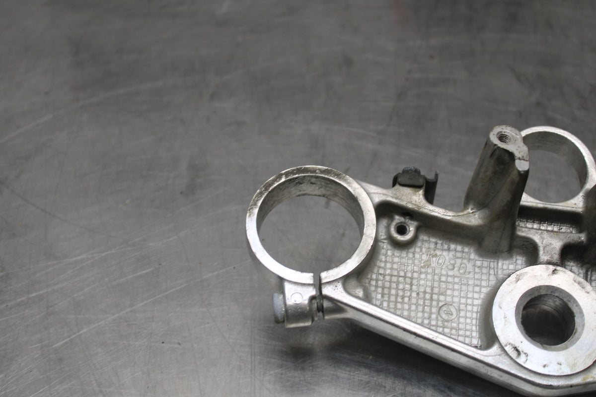 98 KAWASAKI NINJA ZX6 FORKS UPPER TRIPLE TREE CLAMP BB870
