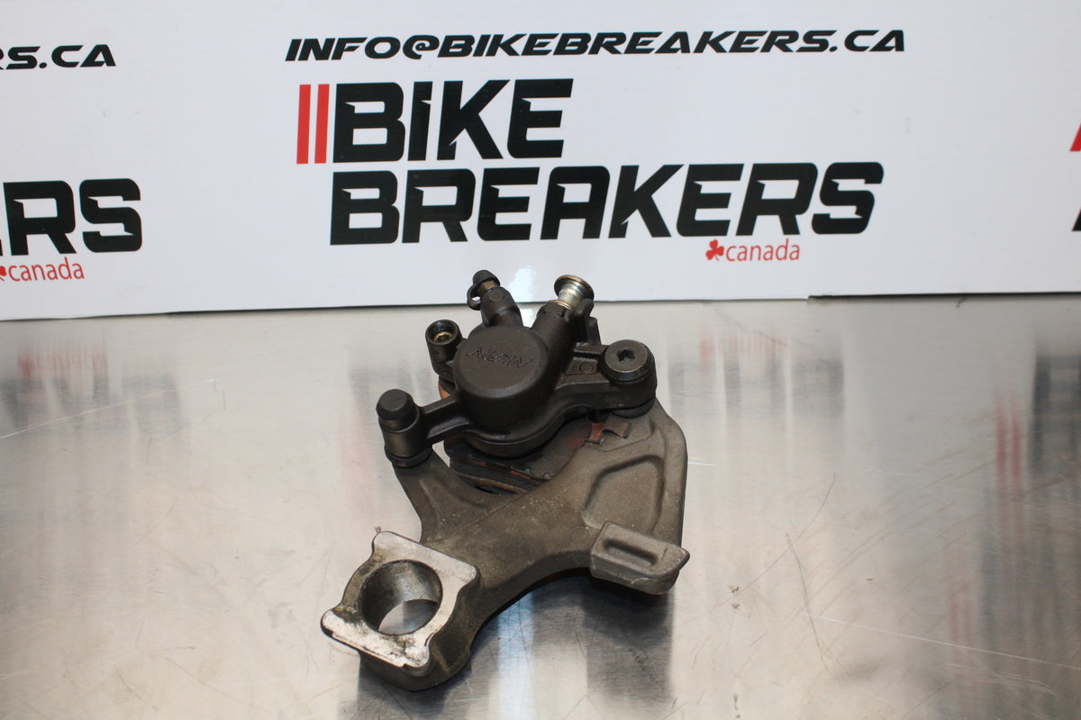 11 SUZUKI GSXR1000 REAR BACK BRAKE CALIPER W MOUNT BRACKET BB142 