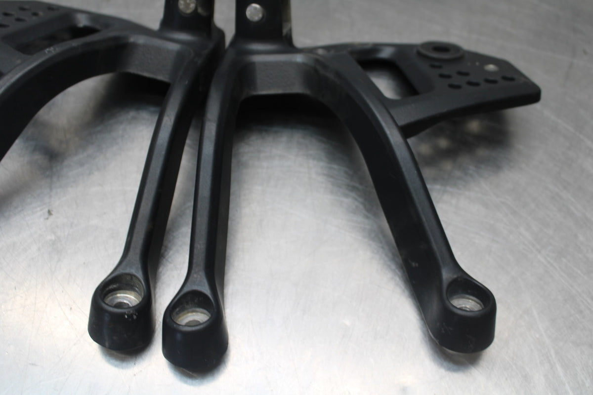 22 HARLEY-DAVIDSON PAN AMERICA 1250 REAR BACK PASSENGER PEG SET PAIR BB910
