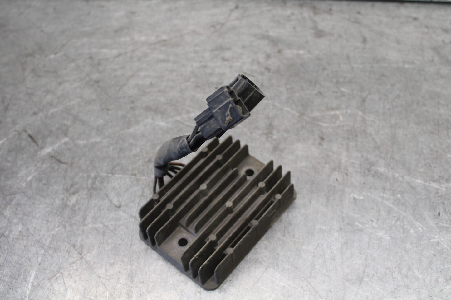 05-09 SUZUKI BOULEVARD C90 RECTIFIER VOLTAGE REGULATOR BB692