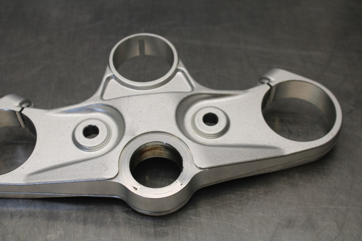 16 APRILIA TUONO V4 1100 FORKS UPPER TRIPLE TREE CLAMP BB905