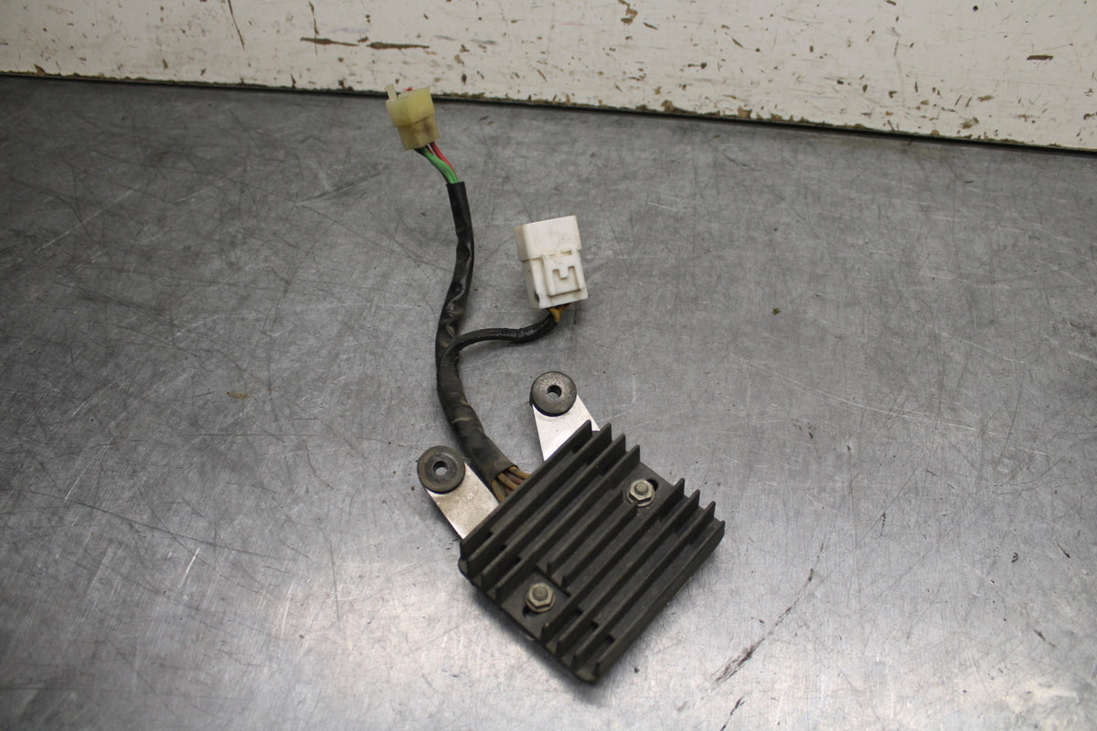 05-06 HONDA CBR600RR RECTIFIER VOLTAGE REGULATOR BB727