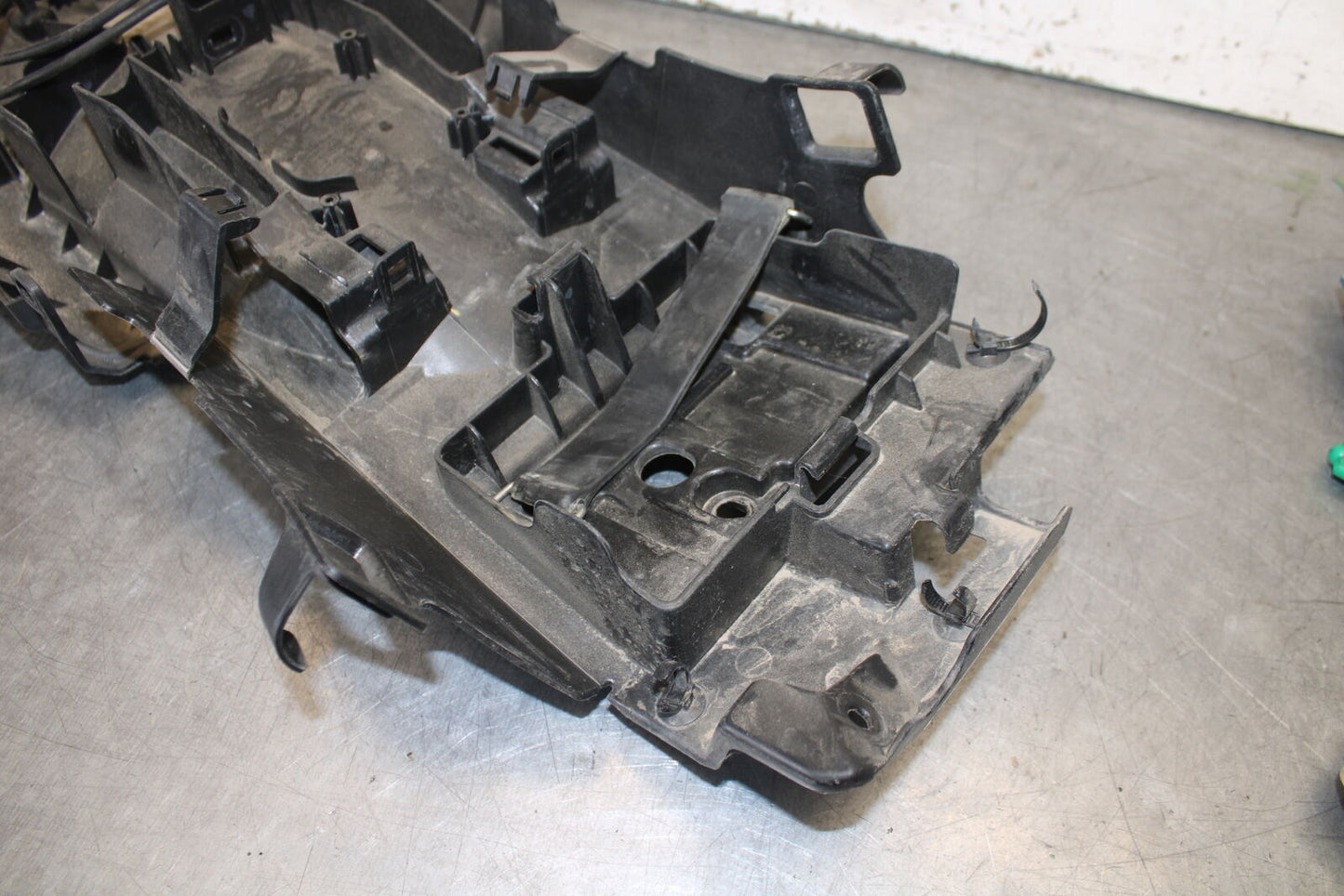 13-15 HONDA CBR500R REAR TAIL UNDERTAIL BATTERY TRAY PLASTIC 80105-MGZ-J00 BB704