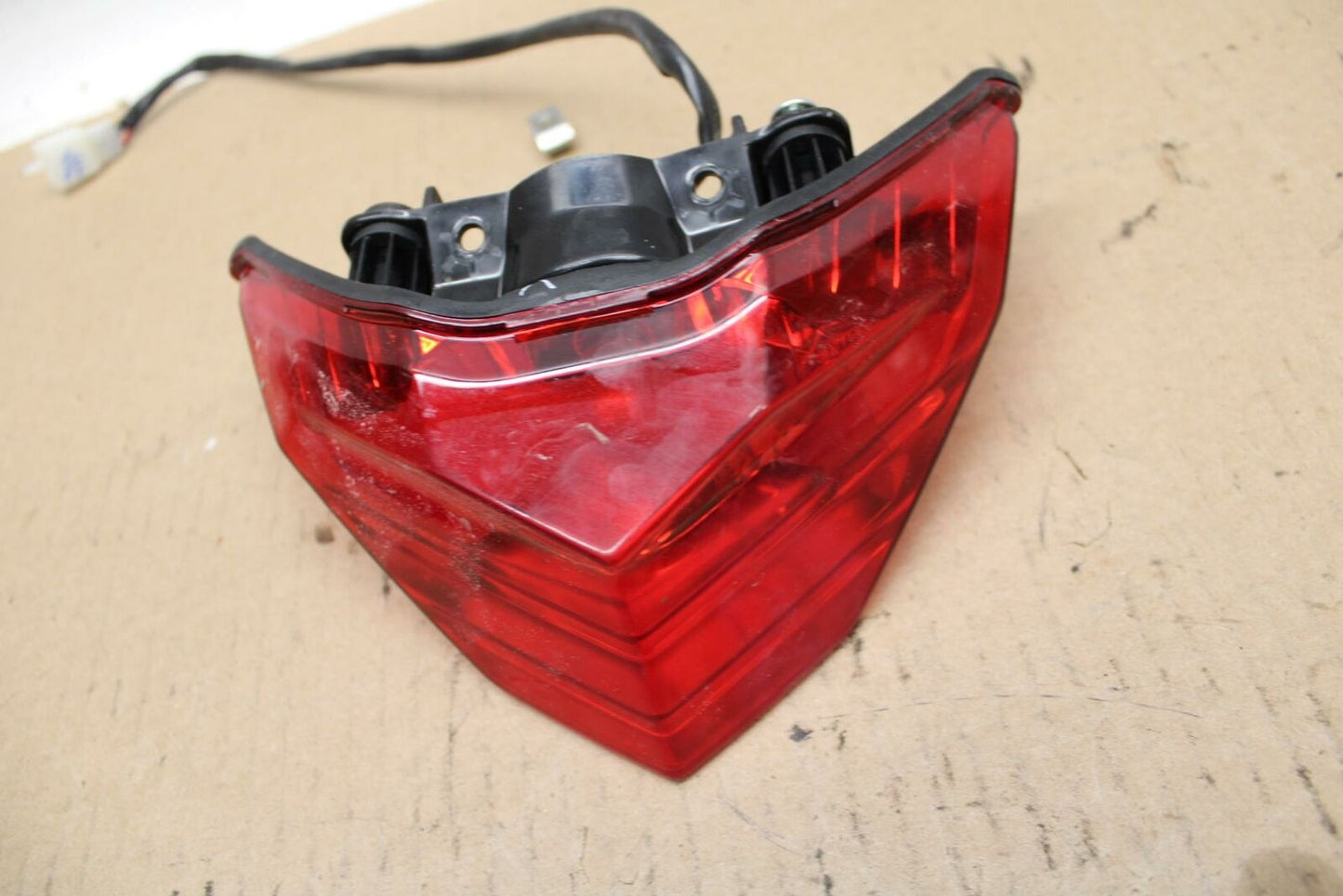 15 KAWASAKI NINJA 300 EX300  REAR TAIL TAILLIGHT BRAKE LIGHT 23025-0326  BB395