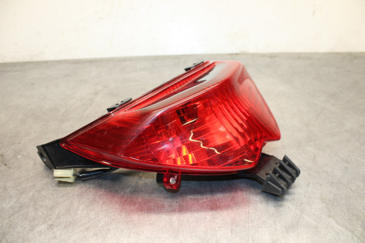 13-16 SUZUKI BANDIT 1250S ABS REAR TAIL TAILLIGHT BACK BRAKE LIGHT BB134
