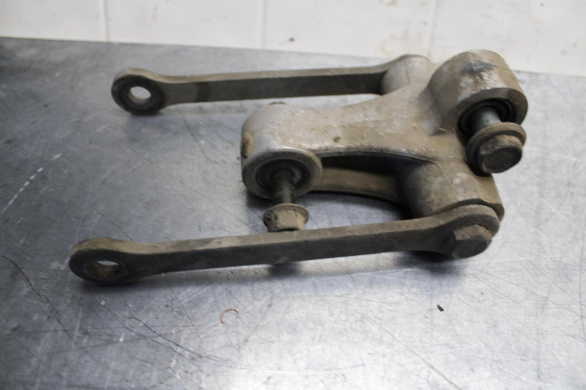 89-90 YAMAHA FZR600 REAR DOGBONE SHOCK LINKAGE LINK BB76