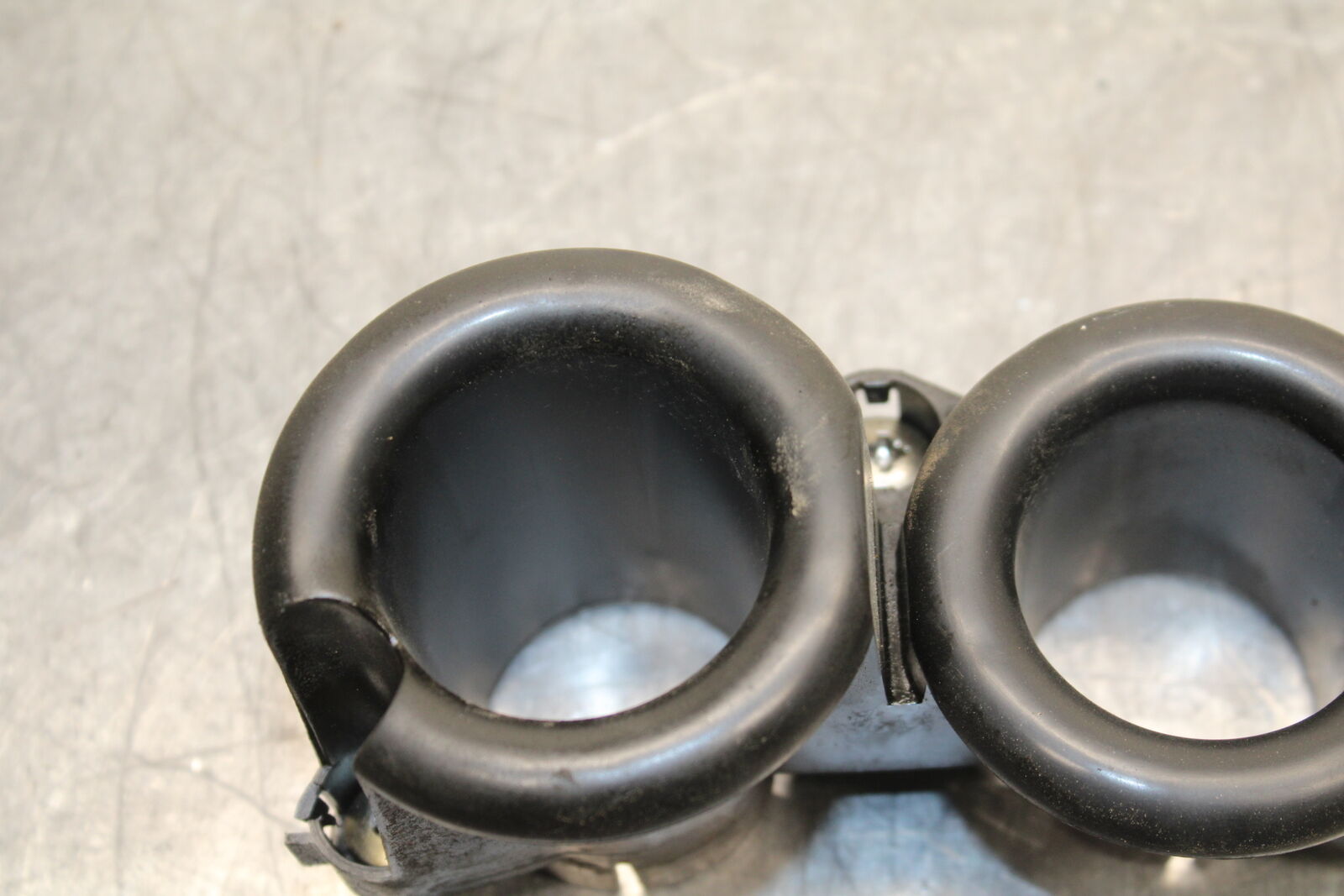 05-06 HONDA CBR600RR AIRBOX INTAKE VELOCITY STACKS BB739