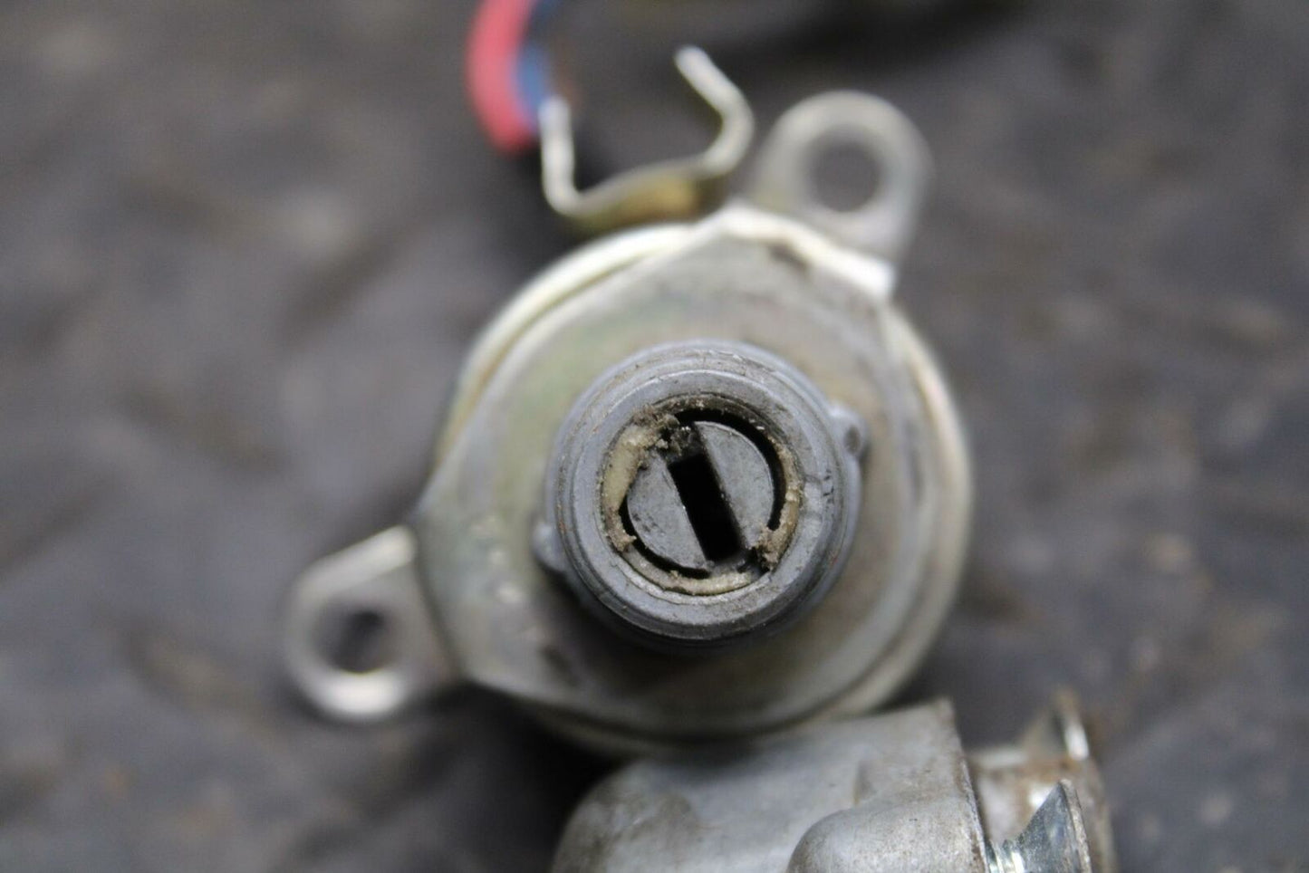71 YAMAHA L5 KILL OFF SWITCH IGNITION STEERING LOCKSET NO KEY BB230