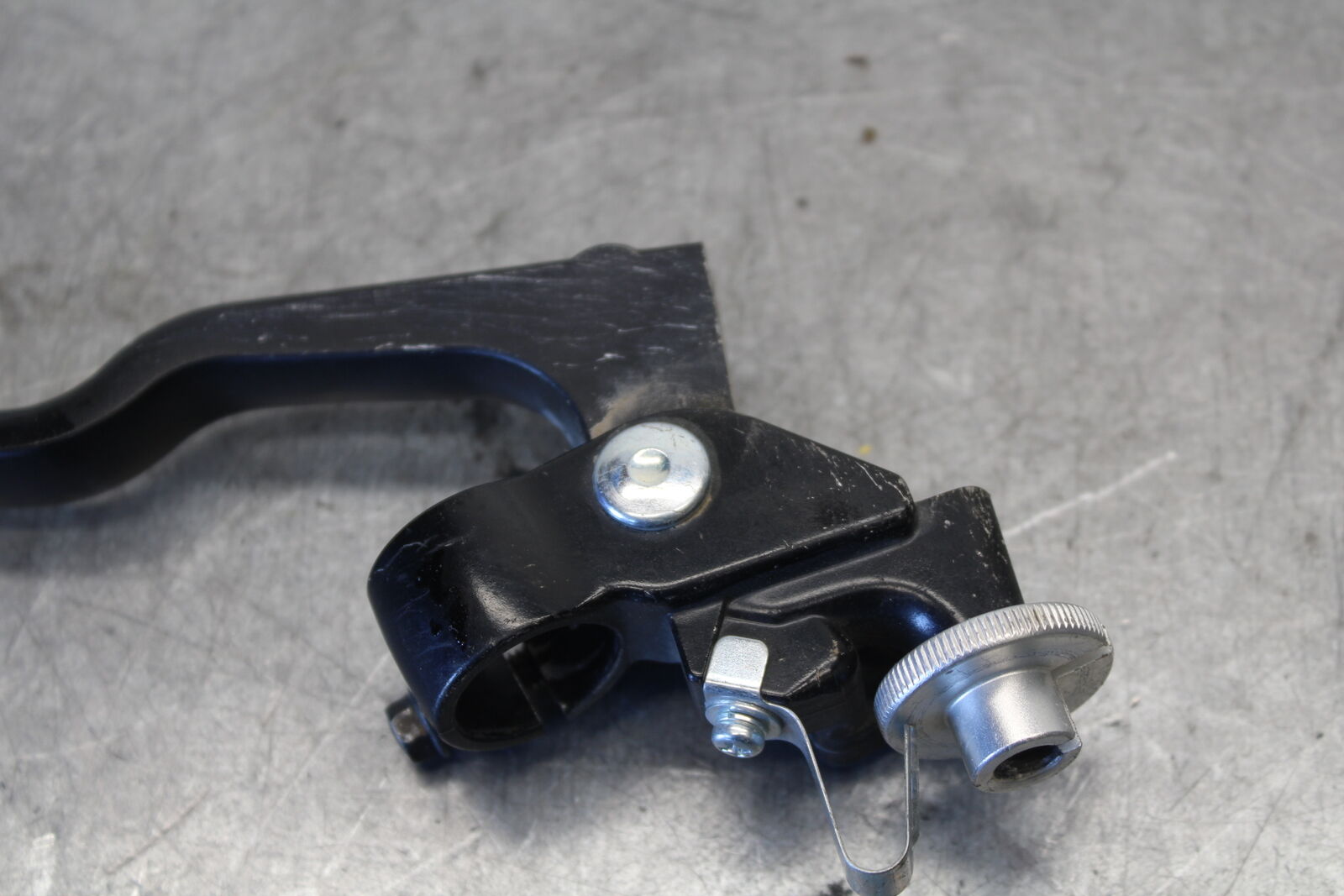 11-24 SUZUKI GSXR750 CLUTCH PERCH MOUNT WITH LEVER BB687
