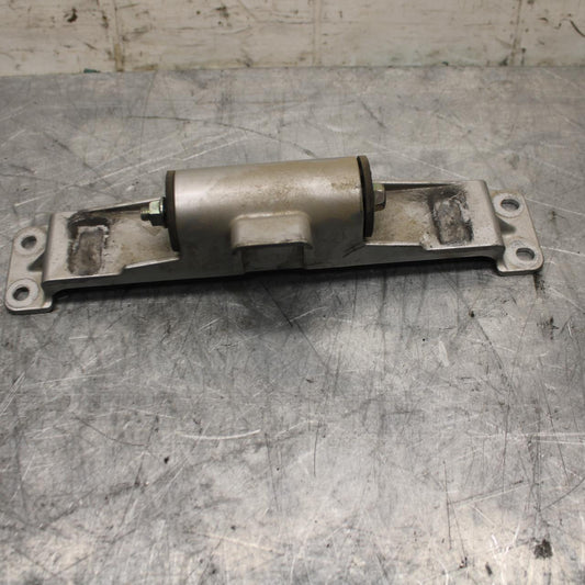 18 YAMAHA YZF R1  GAS TANK FUEL CELL PETROL RESERVOIR BRACKET MOUNT BB473