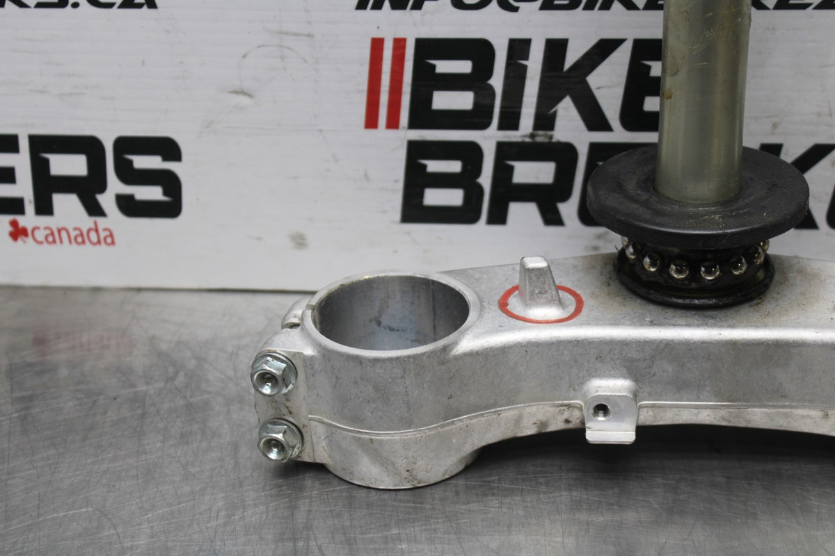20-25 SUZUKI GSXR750 FRONT FORKS CLAMP LOWER TRIPLE TREE STEM BB810
