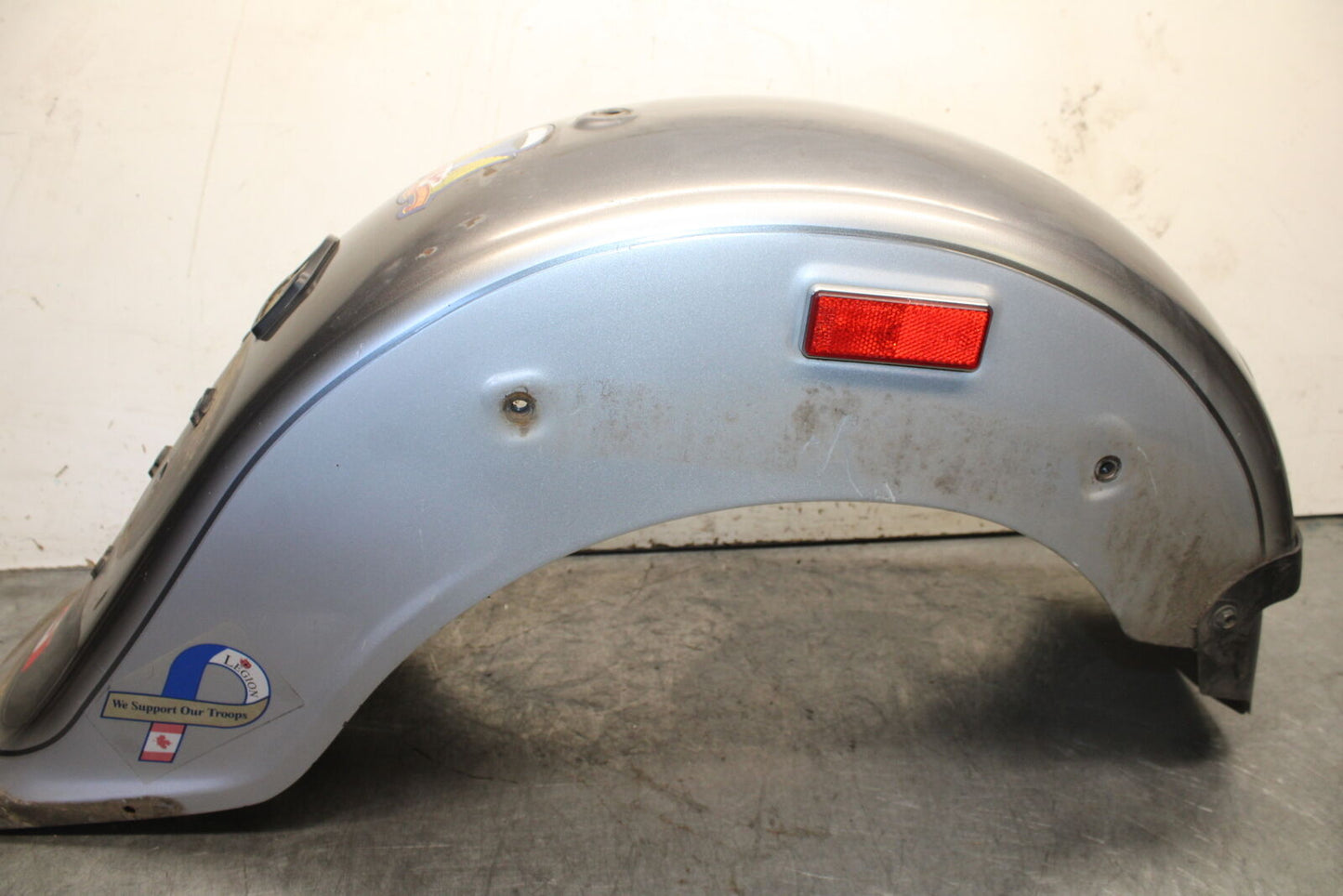 05-09 SUZUKI BOULEVARD C90 REAR BACK WHEEL FENDER MUD GUARD BB692