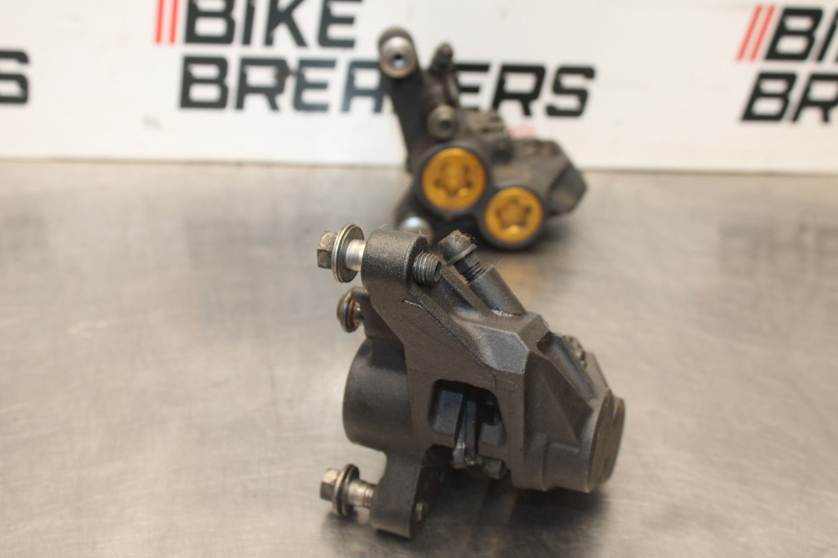 03 YAMAHA YZF R1 RIGHT LEFT FRONT BRAKE CALIPER SET PAIR CALIPERS BB895