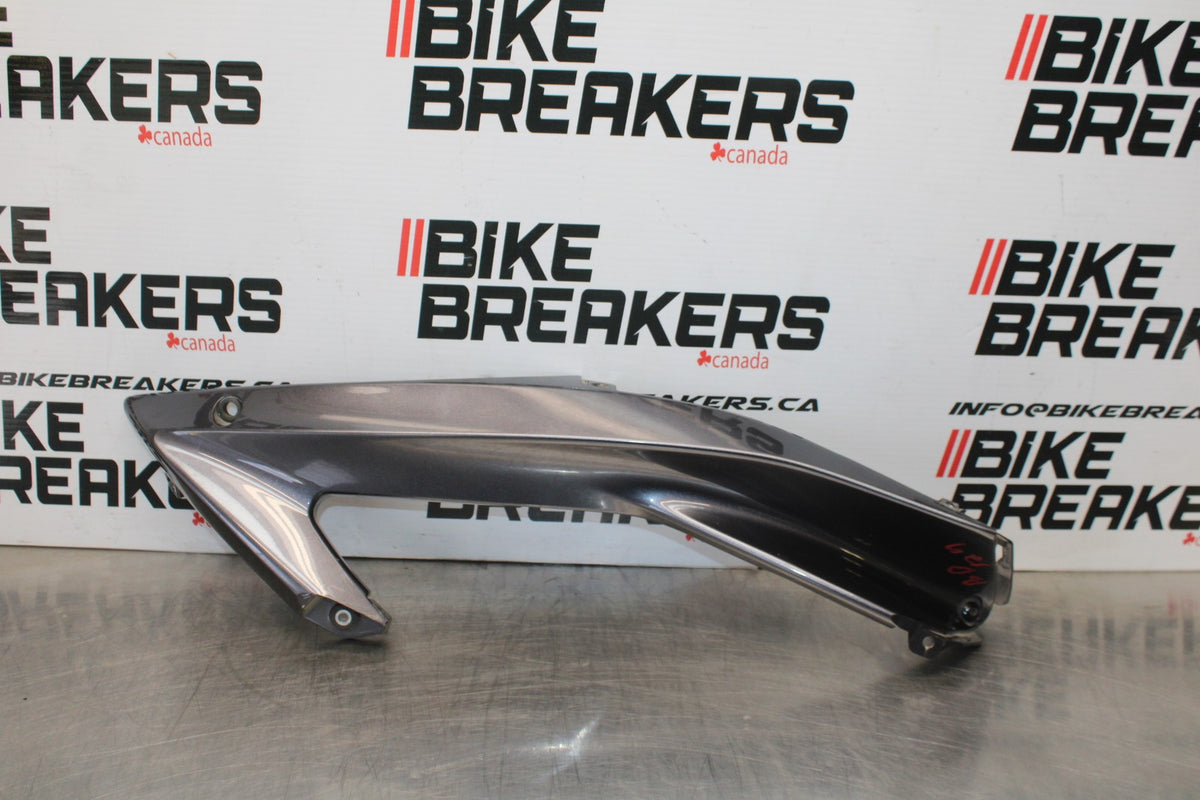 06-07 YAMAHA YZF R6 RIGHT FRONT UPPER SIDE FAIRING COWL PLASTIC BB00
