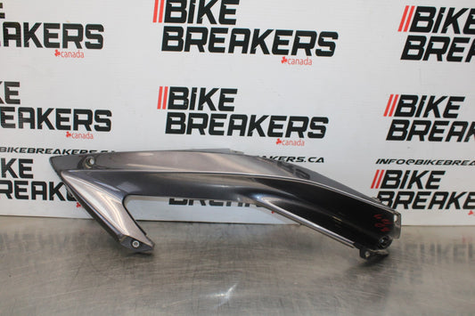 06-07 YAMAHA YZF R6 RIGHT FRONT UPPER SIDE FAIRING COWL PLASTIC BB00