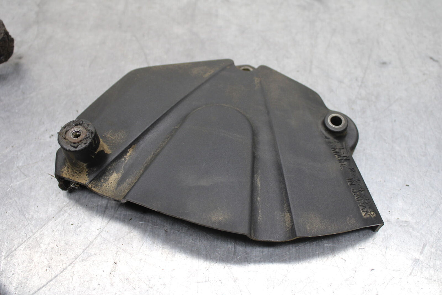 06-07 YAMAHA YZF R6 ENGINE SPROCKET COVER BB742
