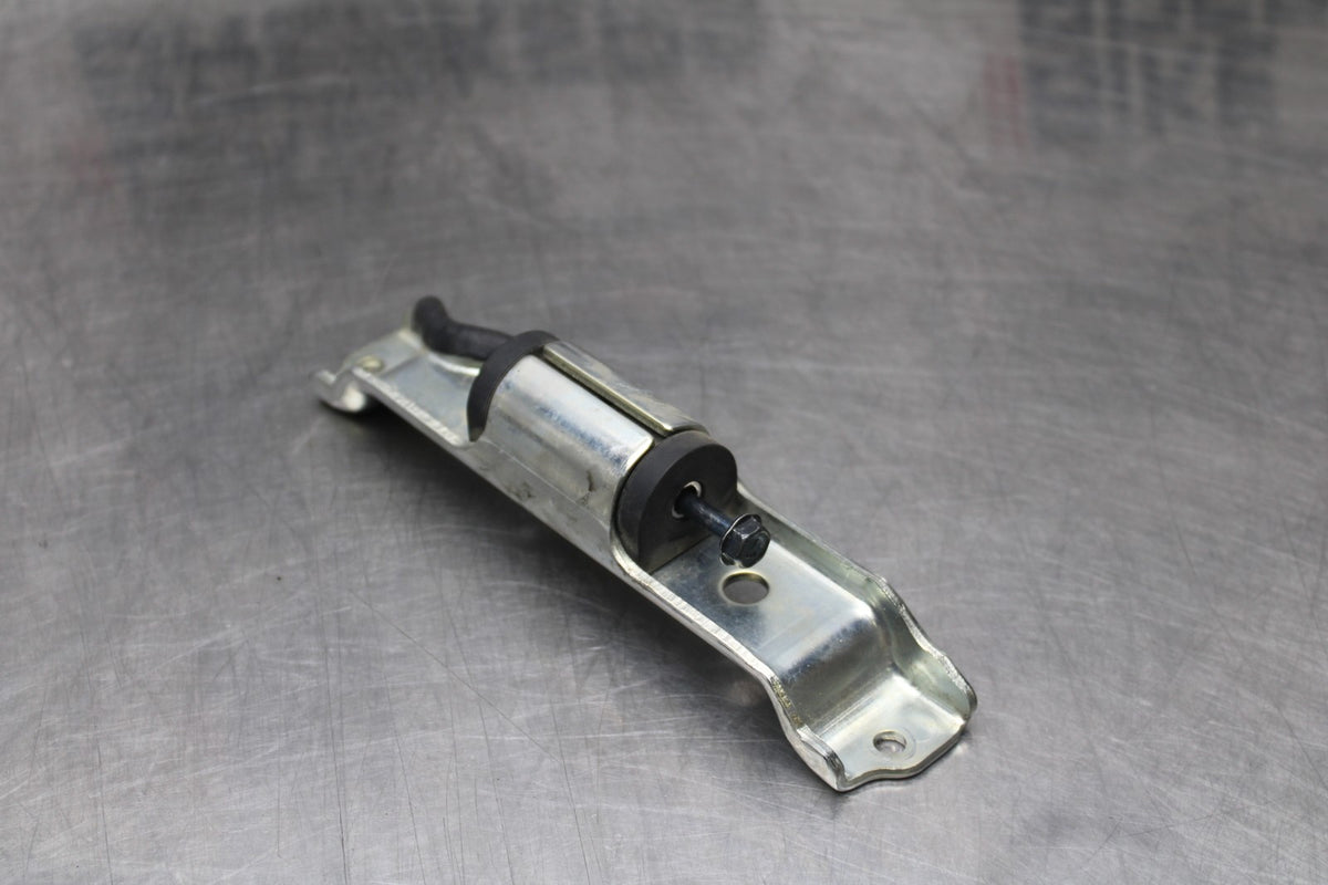 22 KAWASAKI NINJA 1000SX GAS TANK FUEL CELL PETROL RESERVOIR BRACKET MOUNT BB780