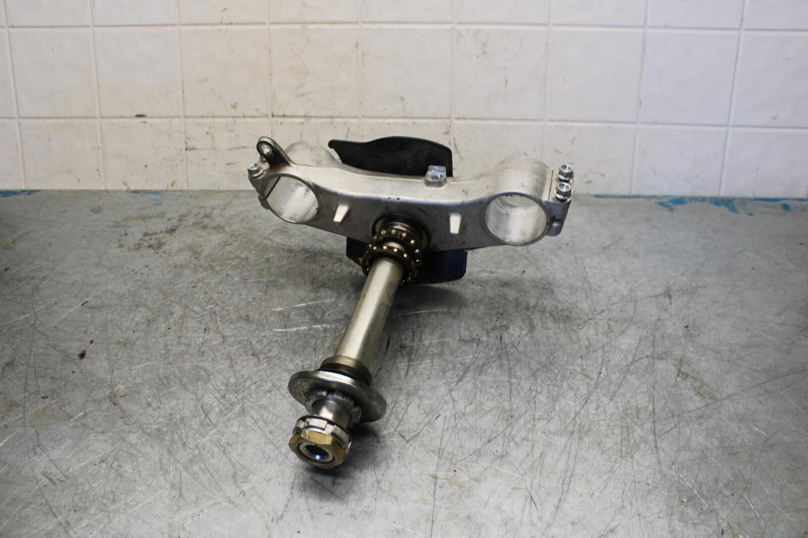 08-10 SUZUKI GSXR600 FRONT FORKS CLAMP LOWER TRIPLE TREE STEM BB430