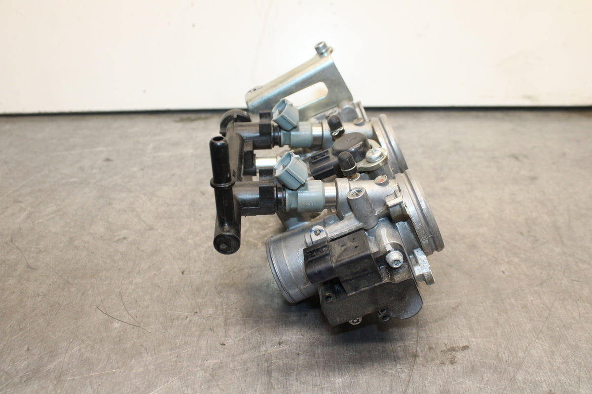 19-21 YAMAHA YZF R3 MAIN FUEL INJECTORS / THROTTLE BODIES BB121